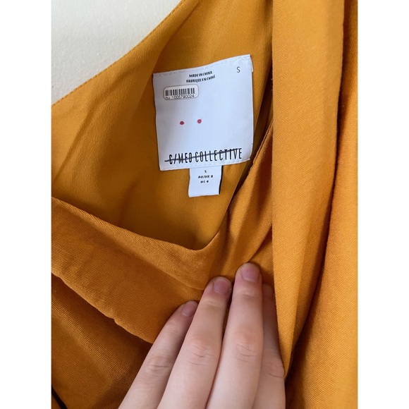 Show Them the Shoulder Jumpsuit size Small - Picture 11 of 11